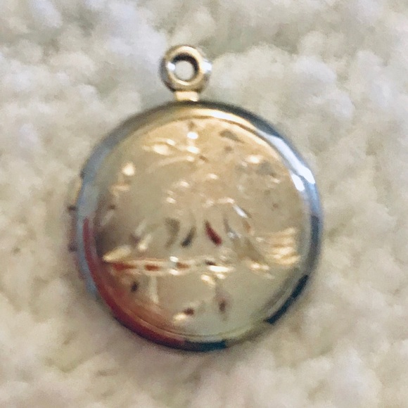Vintage Jewelry - 🛍Vintage Silver Tone Locket Pendant